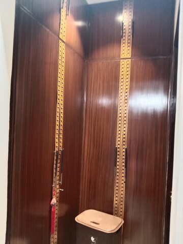 Furnished Amenities in 3 BHK Apartment at Cameron Courts, Sector 43 – for Rent