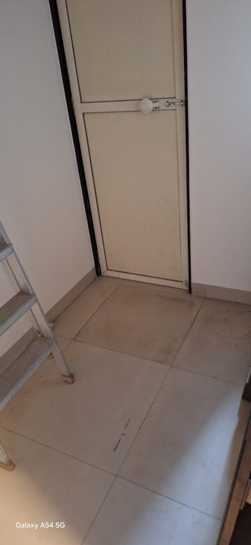 Bathroom in 5 BHK Apartment at Supreme Pallacio, Baner – for Rent