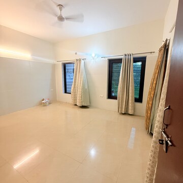 Room in 3 BHK Independent House at Sector 105 – for Rent