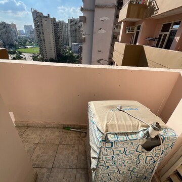 Team Area in 2.5 BHK Apartment at Supertech Cape Town, Sector 74 – for Rent