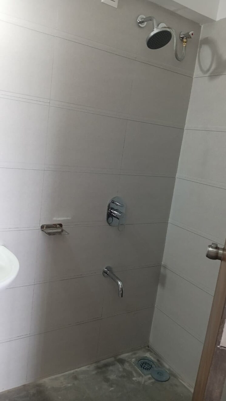 Bathroom, akshay-yash-grecia 2 Bedroom 747 Sq.Ft. Apartment In Dhanori Pune 9088816