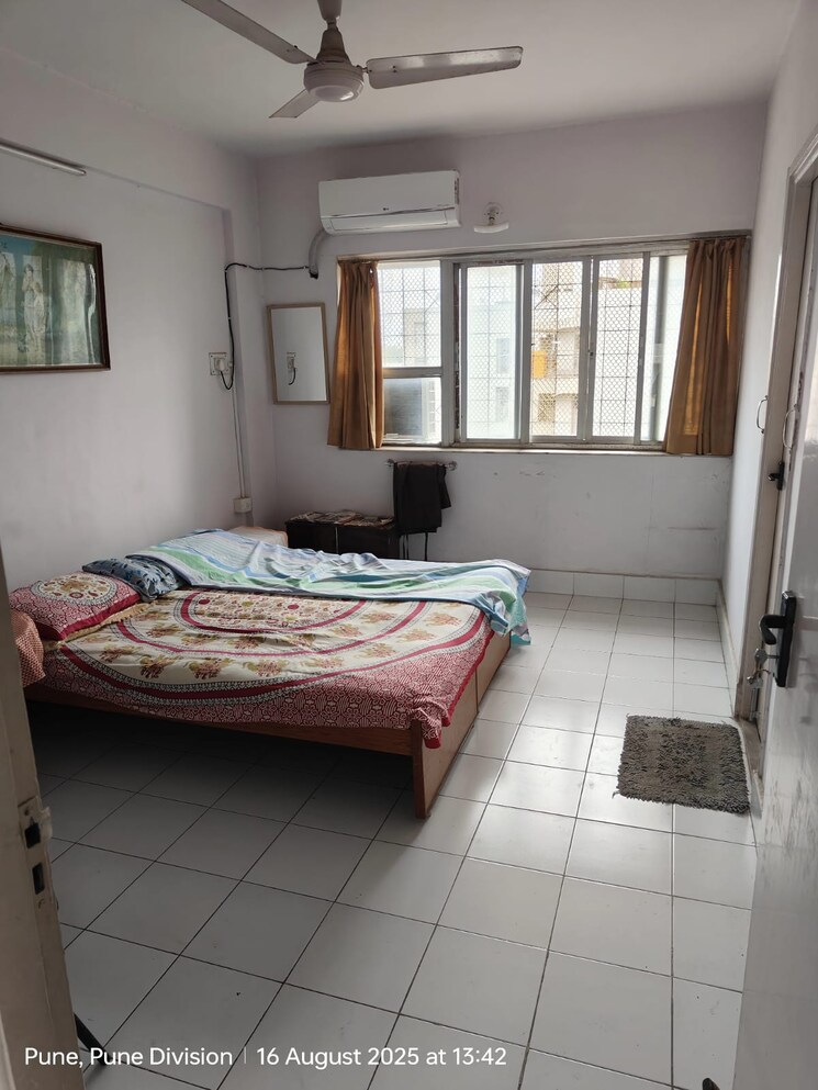 Bedroom, hermes-heritage-homes 2 Bedroom 1200 Sq.Ft. Apartment In Shastrinagar Pune 9089093