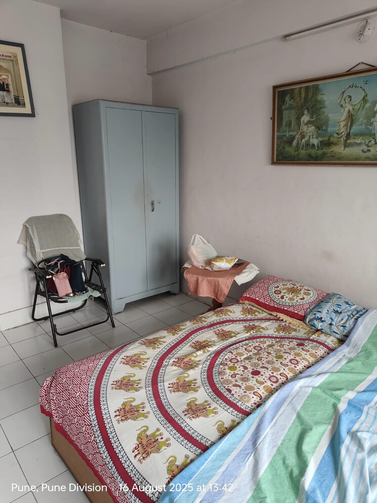 Bedroom, hermes-heritage-homes 2 Bedroom 1200 Sq.Ft. Apartment In Shastrinagar Pune 9089093