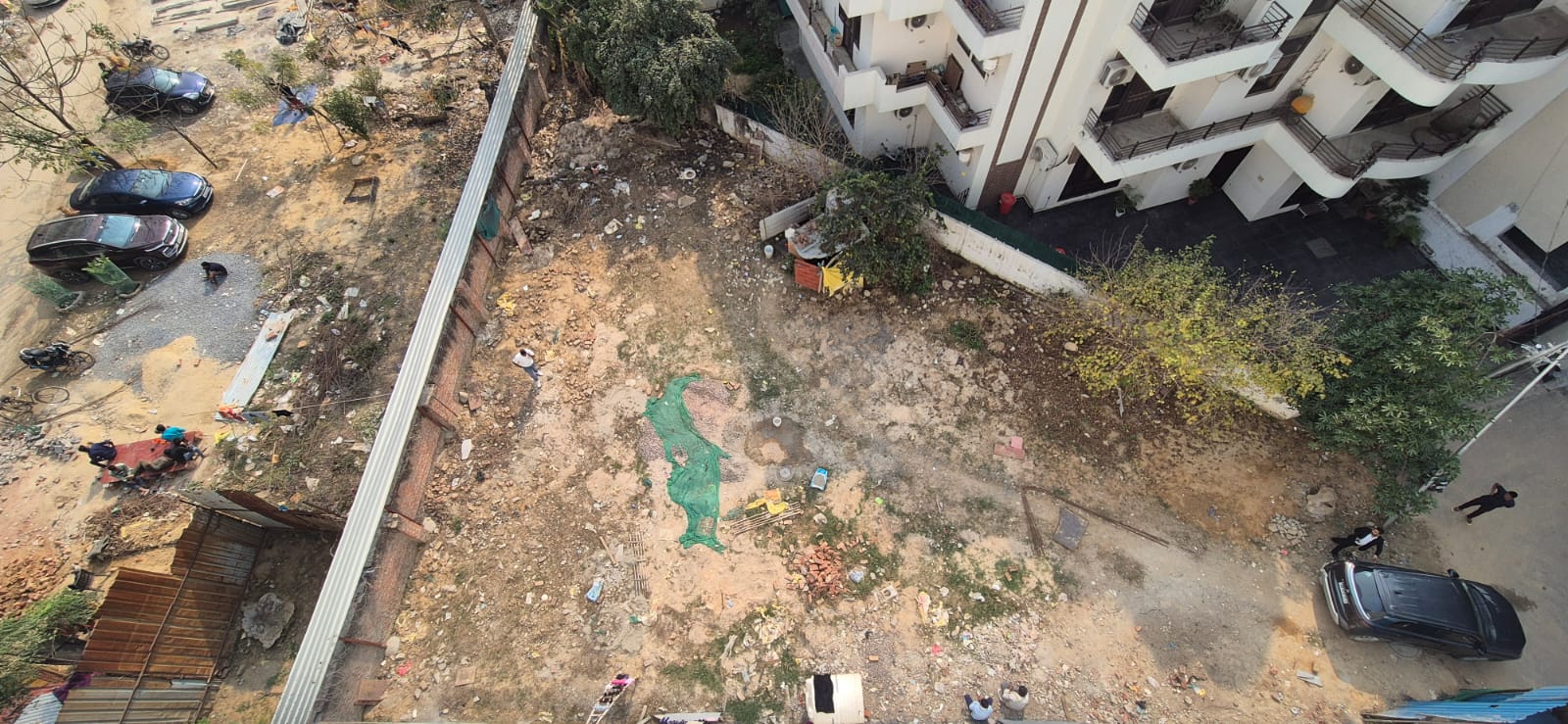 Plot For Sale in DLF Garden Villas