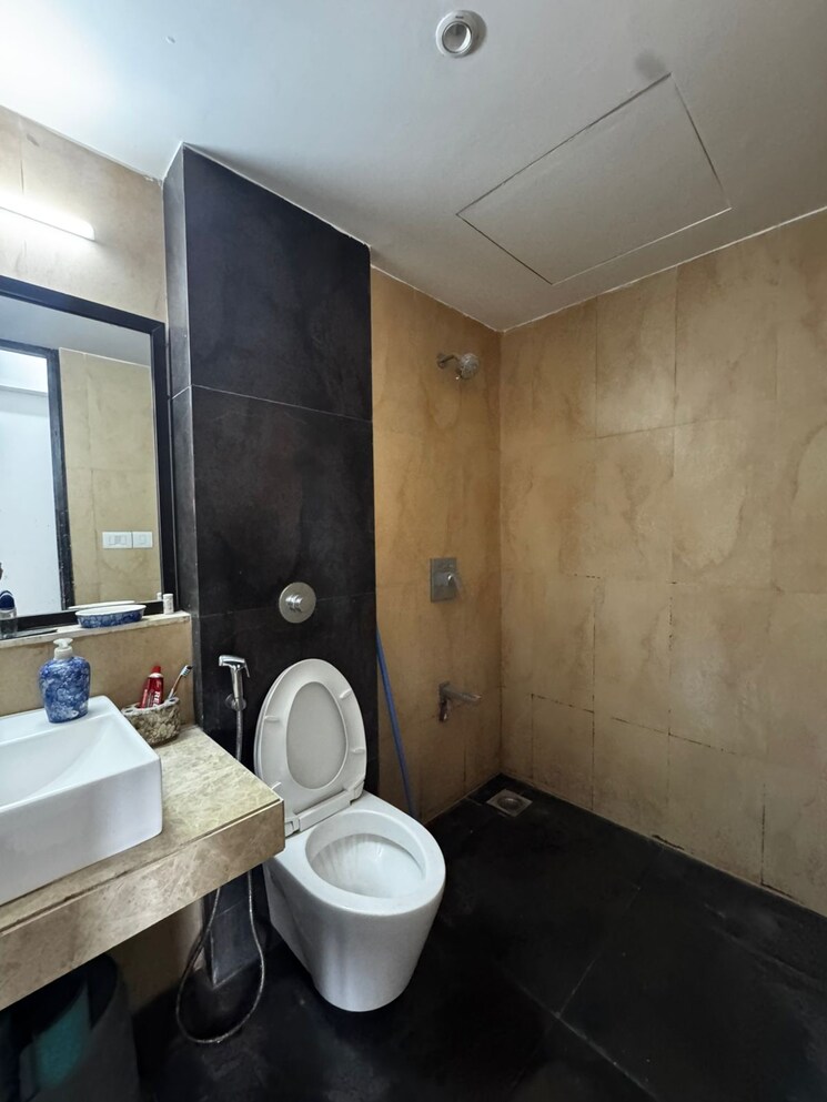 Bathroom, lodha-splendora 2 Bedroom 701 Sq.Ft. Apartment In Ghodbunder Road Thane 9089096