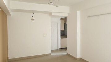 Room in 3 BHK Apartment at Supertech Cape Town, Sector 74 – for Rent