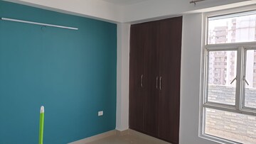 Room in 3 BHK Apartment at Supertech Cape Town, Sector 74 – for Rent