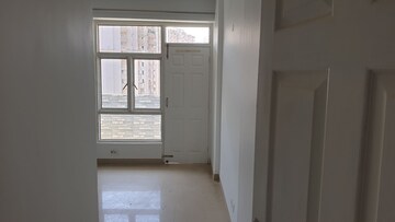 Room in 3 BHK Apartment at Supertech Cape Town, Sector 74 – for Rent