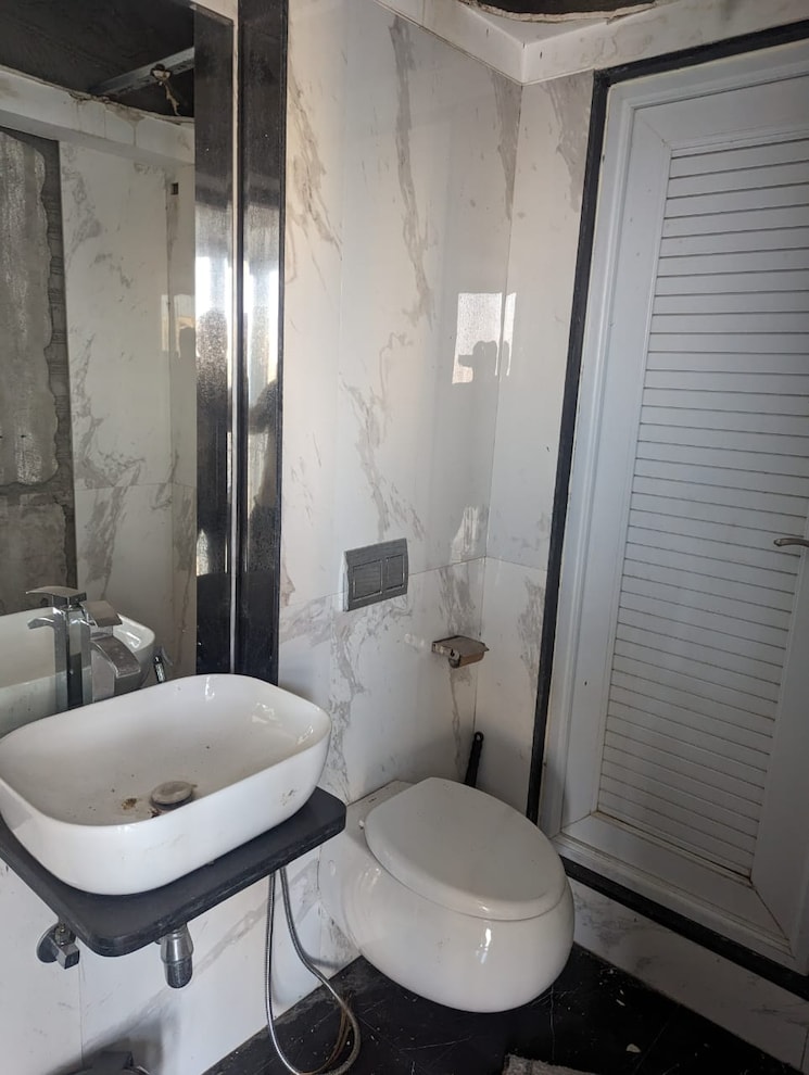 Bathroom, ruparel-ariana 3 Bedroom 1351 Sq.Ft. Apartment In Parel Mumbai 9089118