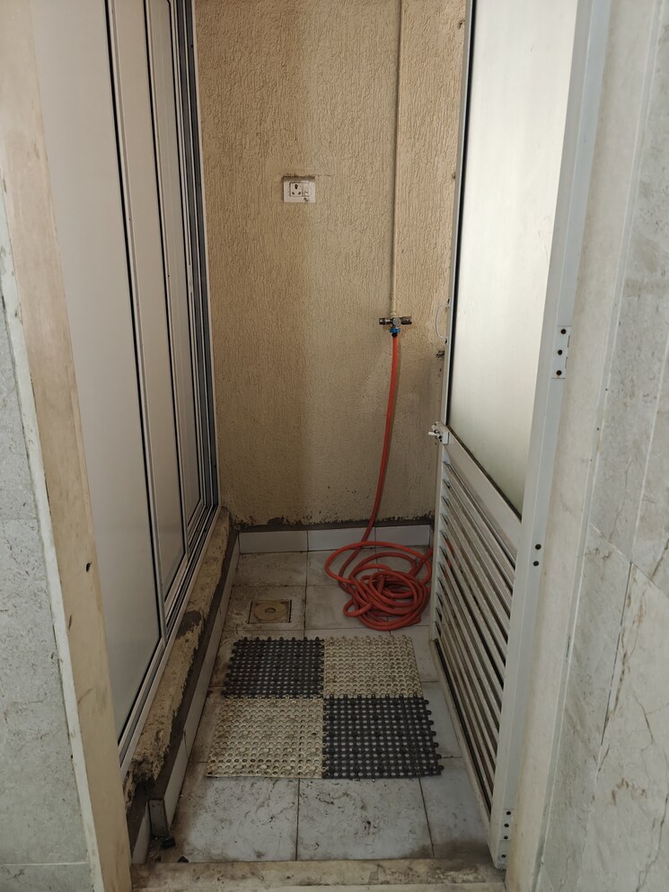 Balcony, dosti-west-county 2 Bedroom 628 Sq.Ft. Apartment In Balkum Pada Thane 9089128