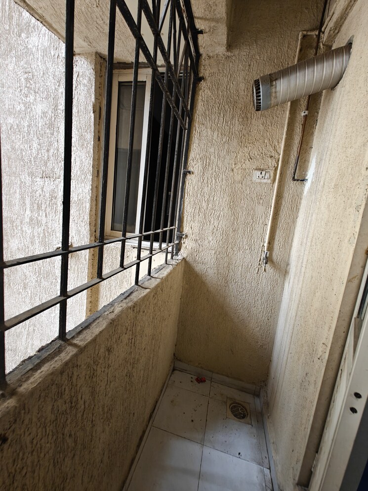 Balcony, dosti-west-county 2 Bedroom 628 Sq.Ft. Apartment In Balkum Pada Thane 9089128