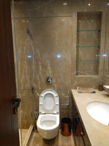 Bathroom in 5 BHK Apartment at Bonny Casa, St. Peters Colony – for Rent