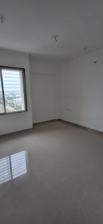 Room in 2 BHK Apartment at Green Natraj Residency, Dhankawadi – for Rent