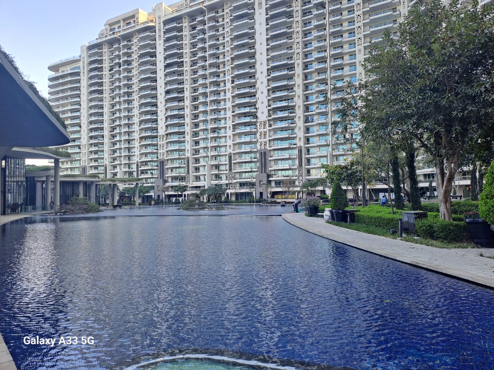 3 BHK + Servant Room Apartment For Sale in DLF One Midtown