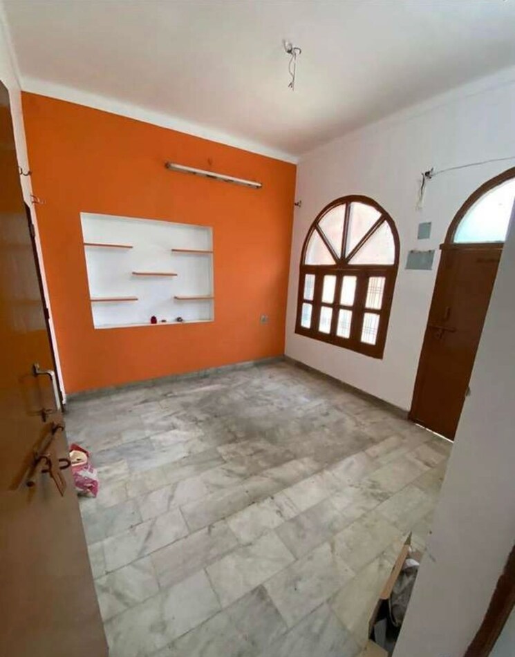 Room, rajajipuram 6 Bedroom 1650 Sq.Ft. Independent House In Rajajipuram Lucknow 9089237