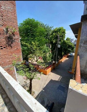 6 BHK Independent House – Entrance View at Rajajipuram - for Sale