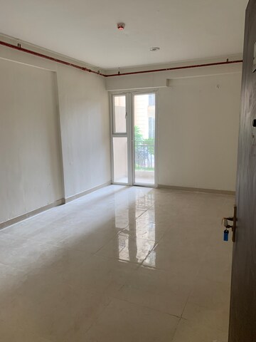 Furnished Amenities in 2 BHK Apartment at Signature Global Prime, Sector 63a – for Rent