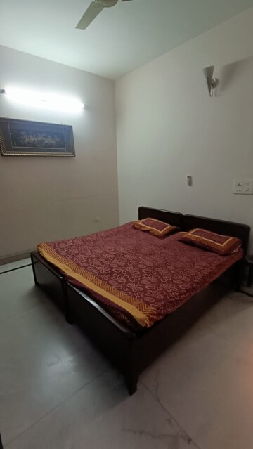 Bedroom in 3 BHK Builder Floor at Huda Staff Colony, Sector 46 – for Rent