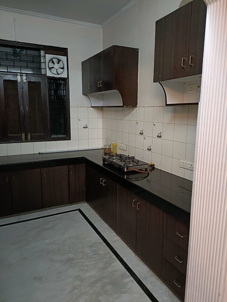 Kitchen, huda-staff-colony 3 Bedroom 1800 Sq.Ft. Builder Floor In Sector 46 Gurgaon 9089285