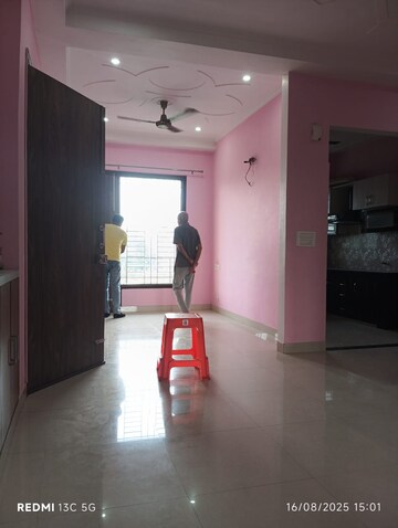 Living Room in 3 BHK Apartment at Shri Banke Vihari, Sector 56 – for Rent