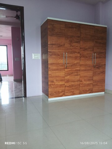 Room in 3 BHK Apartment at Shri Banke Vihari, Sector 56 – for Rent