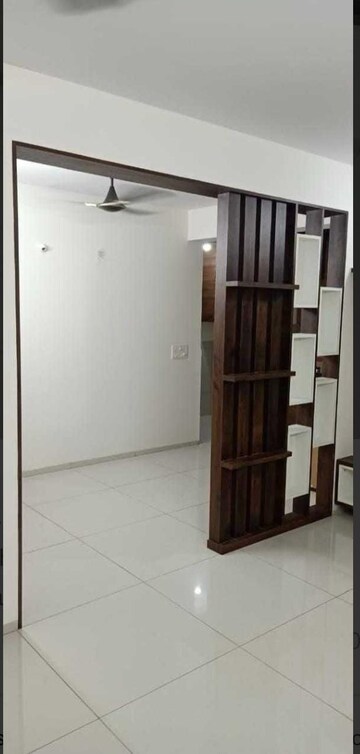 Room in 2 BHK Apartment at Arvind Skylands, Jakkuru – for Rent