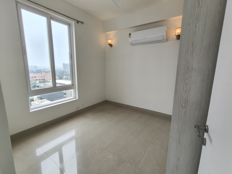 Room, emaar-emerald-estate 3 Bedroom 1395 Sq.Ft. Builder Floor In Sector 65 Gurgaon 9089351