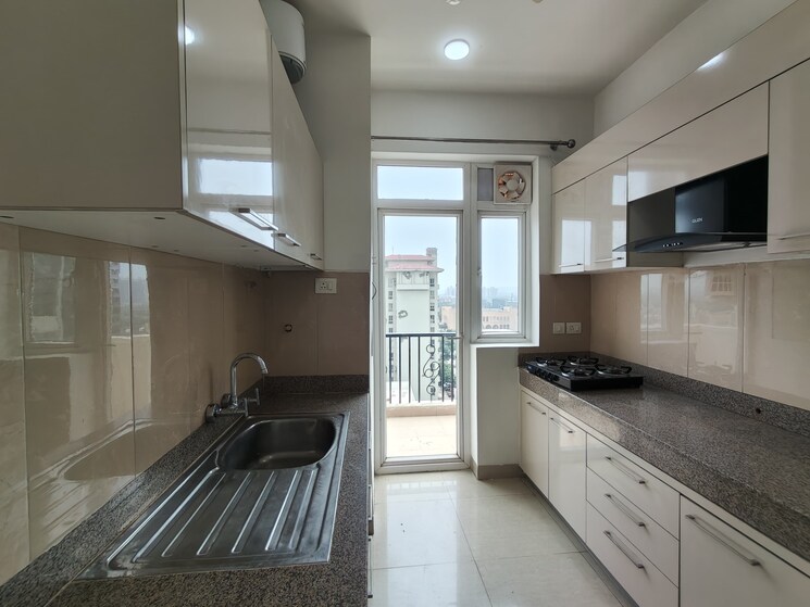 Kitchen, emaar-emerald-estate 3 Bedroom 1395 Sq.Ft. Builder Floor In Sector 65 Gurgaon 9089351