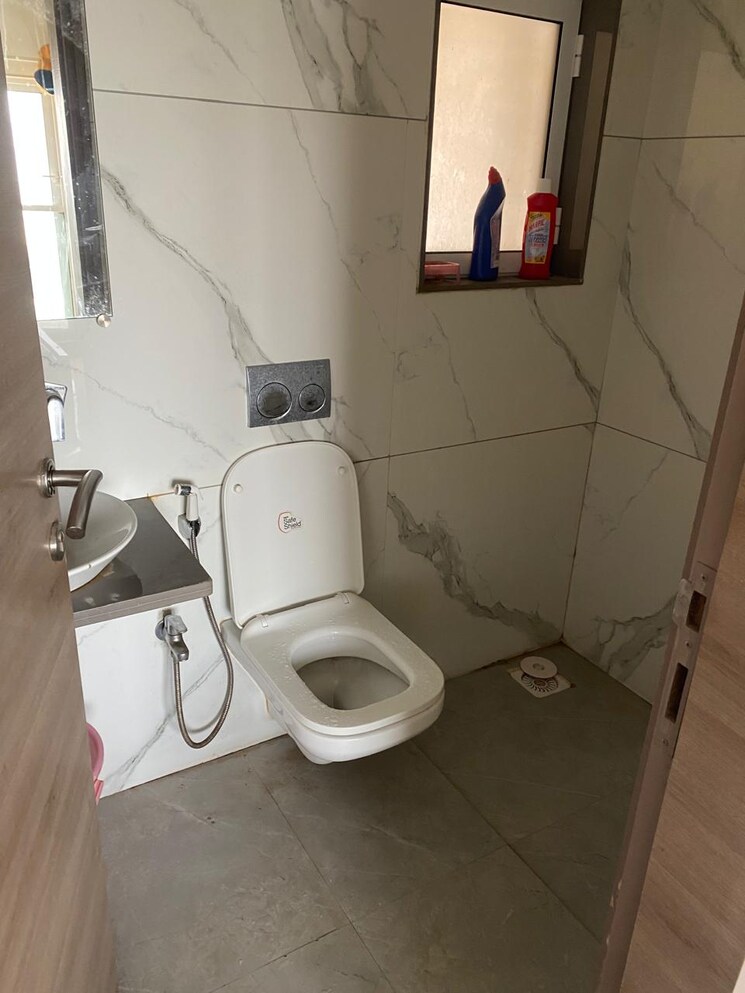 Bathroom, the-wadhwa-promenade 2 Bedroom 649 Sq.Ft. Apartment In Ghatkopar West Mumbai 9089366