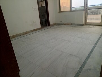 Room in 4 BHK Apartment at Omaxe The Olive Heights, Sector 56 – for Rent