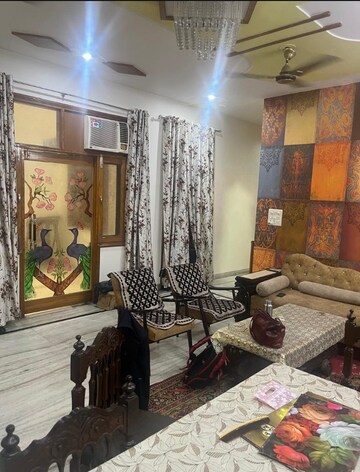 Living Room in 2 BHK Apartment at Sector 33 – for Rent