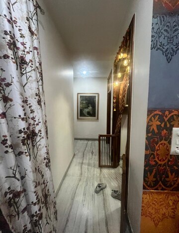 Bedroom in 2 BHK Apartment at Sector 33 – for Rent