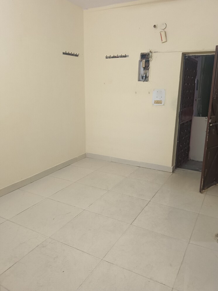 Room, mahalaxmi-niwas 2 Bedroom 750 Sq.Ft. Builder Floor In Dilshad Garden Delhi 9089388