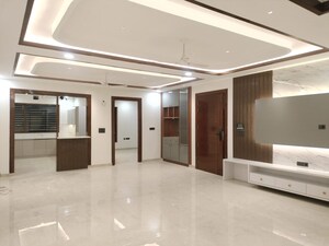 Room in 3 BHK Builder Floor at BPTP District Phase 2, Sector 84 – for Sale