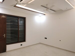 Room in 3 BHK Builder Floor at BPTP District Phase 2, Sector 84 – for Sale