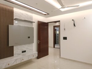 Room in 3 BHK Builder Floor at BPTP District Phase 2, Sector 84 – for Sale