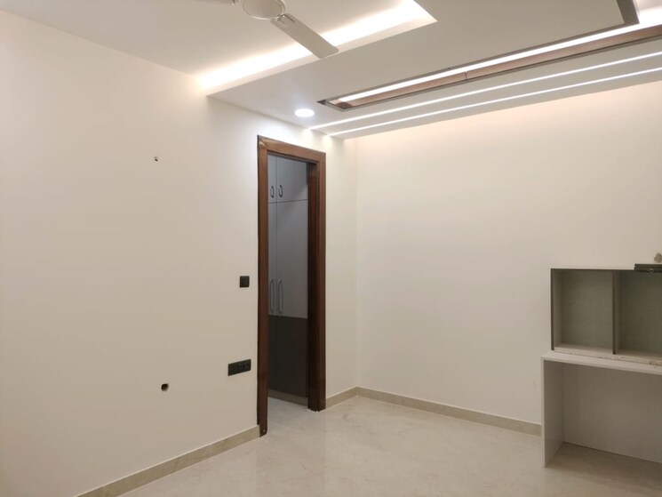 Room, bptp-district-phase-2 3 Bedroom 1250 Sq.Ft. Builder Floor In Sector 84 Faridabad 9089397