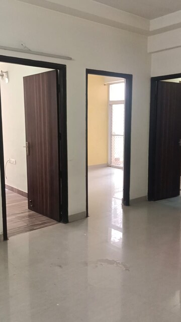 Room in 2 BHK Apartment at Hawelia Valencia Homes, Sector 1 Greater Noida – for Rent