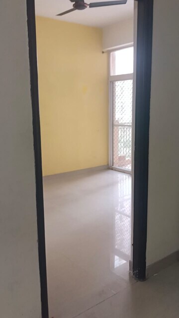 Room in 2 BHK Apartment at Hawelia Valencia Homes, Sector 1 Greater Noida – for Rent