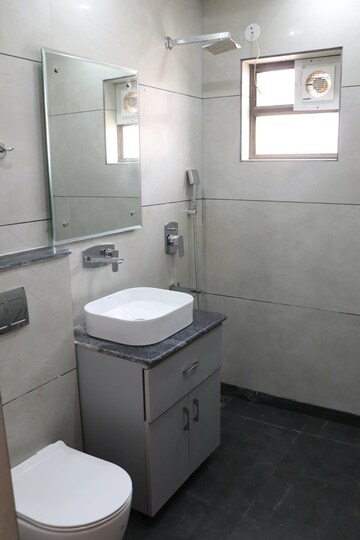 Bathroom in 4 BHK Apartment at Ardee City Palm Grove Heights, Sector 52 – for Rent
