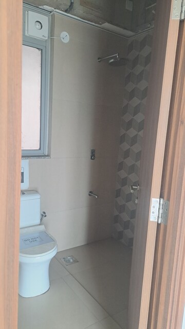 Furnished Amenities in 4 BHK Apartment at Kalpataru Immensa, Kolshet Road – for Sale