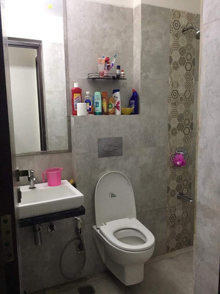Bathroom, omkar-ananta 2 Bedroom 650 Sq.Ft. Apartment In Goregaon East Mumbai 9089508