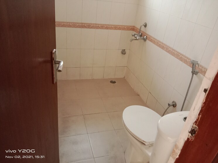 Bathroom, ardee-city-the-residency 3 Bedroom 1700 Sq.Ft. Apartment In Sector 52 Gurgaon 9089529