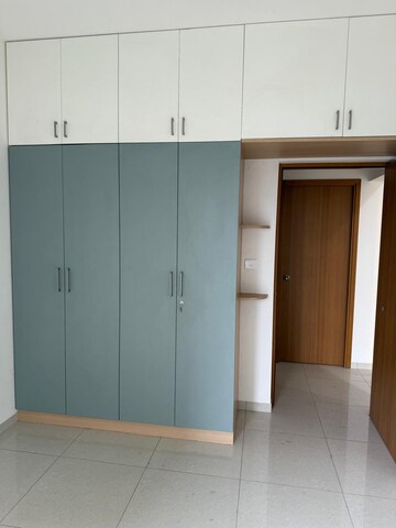 Room in 2 BHK Apartment at Sobha Dream Gardens, Thanisandra Main Road – for Rent