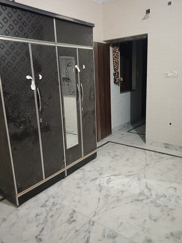 Room in 2 BHK Apartment at Omaxe Homes, Dilshad Garden – for Rent