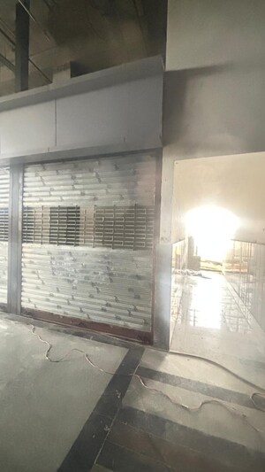 Room in  Shop at SKA Arcadia, Wave City – for Sale