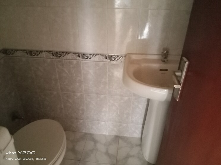 Bathroom, ardee-city-the-residency 4 Bedroom 2200 Sq.Ft. Apartment In Sector 52 Gurgaon 9089555