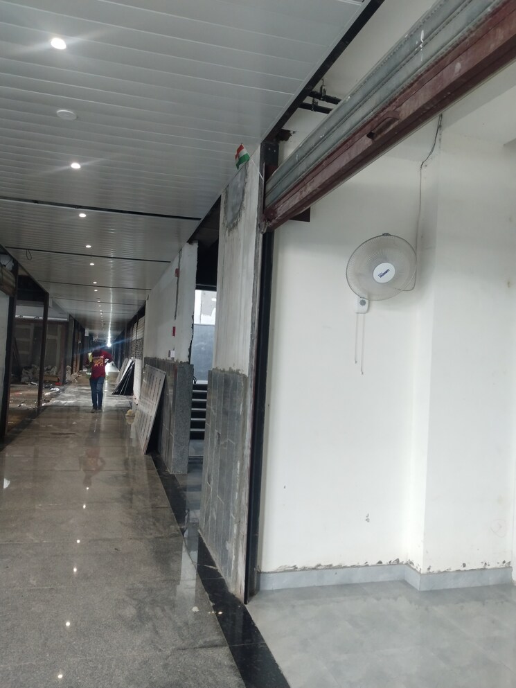 undefined, ska-arcadia Commercial Shop 350 Sq.Ft. In Wave City Ghaziabad 9089558