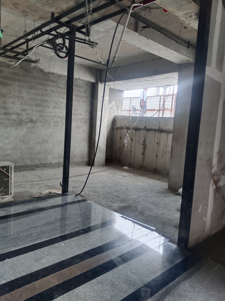 undefined, ska-arcadia Commercial Shop 350 Sq.Ft. In Wave City Ghaziabad 9089558