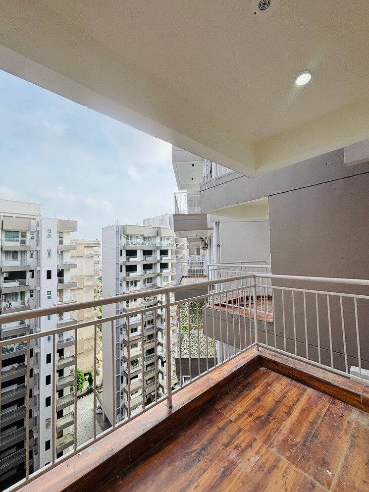 Balcony, ram-shanti-apartment 3.5 Bedroom 2400 Sq.Ft. Apartment In Sector 52 Gurgaon 9089589